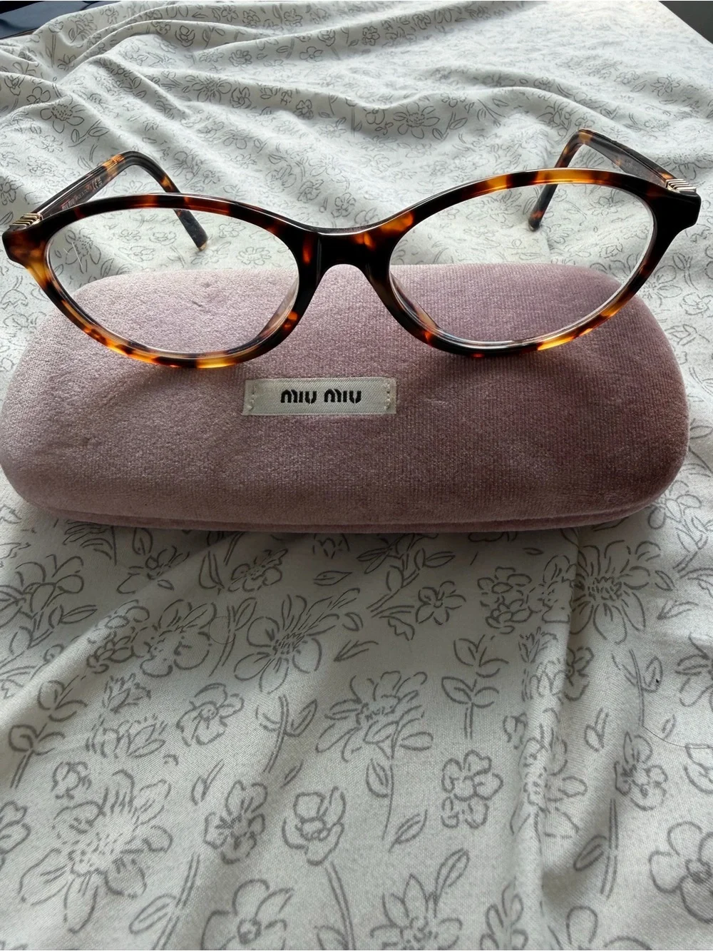 Miu Miu miu cat